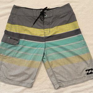 Men’s Billabong Board shorts 32 waist x21 inch inseqm